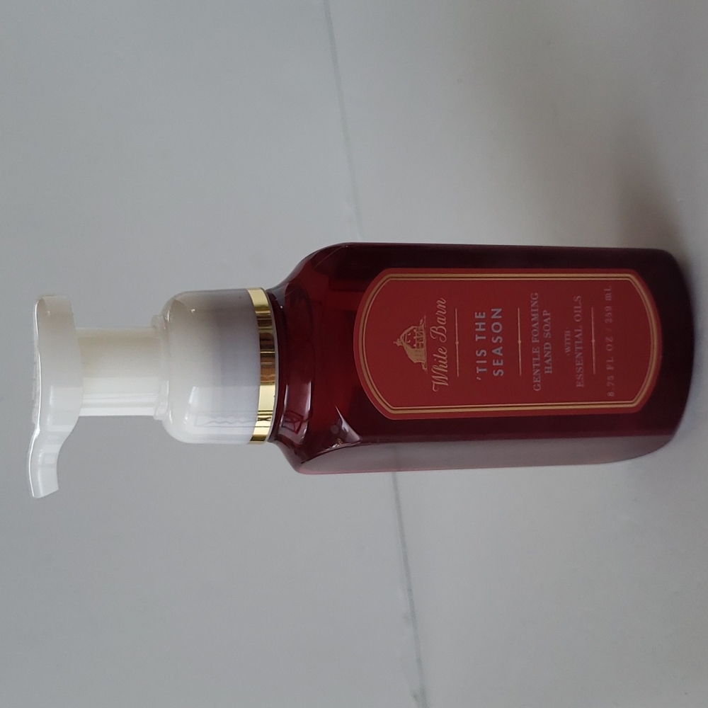 🥳3/20🥳 -  White Barn 'TIS THE SEASON Gentle Foaming Hand Soap